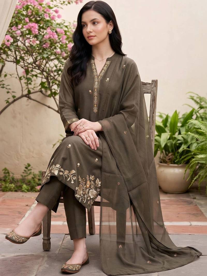 women ethnic motifs embroidered regular thread work cotton kurta with trousers & with dupatta