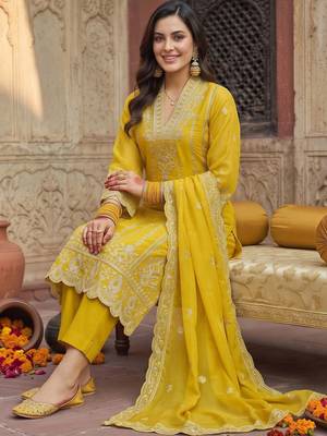 women ethnic motifs embroidered regular thread work kurta with trousers & with dupatta 2