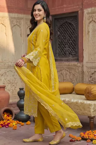 women ethnic motifs embroidered regular thread work kurta with trousers & with dupatta