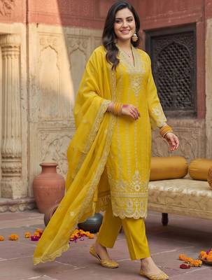 women ethnic motifs embroidered regular thread work kurta with trousers & with dupatta 5