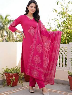 women ethnic motifs printed regular cotton kurta with trousers & with dupatta 1