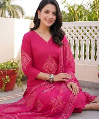 women ethnic motifs printed regular cotton kurta with trousers & with dupatta 2