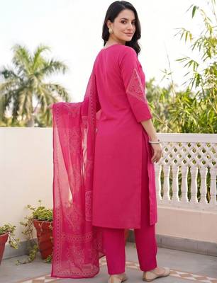 women ethnic motifs printed regular cotton kurta with trousers & with dupatta 3