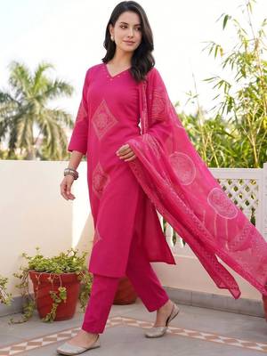 women ethnic motifs printed regular cotton kurta with trousers & with dupatta 5