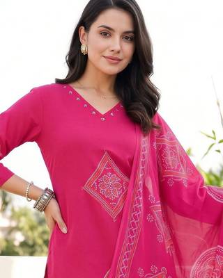 women ethnic motifs printed regular cotton kurta with trousers & with dupatta 6