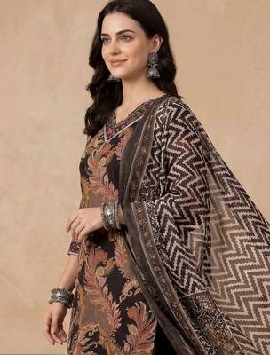 women ethnic motifs printed regular cotton kurta with trousers & with dupatta 6