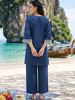 women ethnic motifs embroidered regular thread work linen kurta with trousers 4