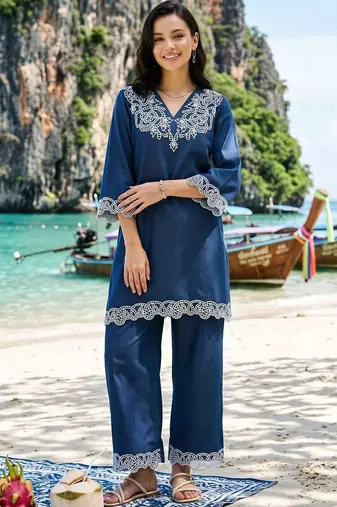 women ethnic motifs embroidered regular thread work linen kurta with trousers