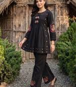 women ethnic motifs embroidered panelled thread work cotton kurti with trousers