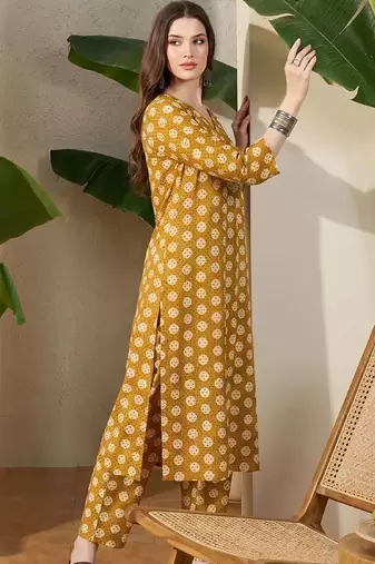 women ethnic motifs printed regular cotton kurta with trousers