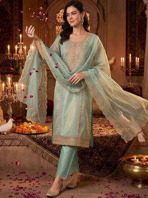 women ethnic motifs embroidered regular kurta with trousers & with dupatta 1