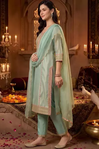 women ethnic motifs embroidered regular kurta with trousers & with dupatta