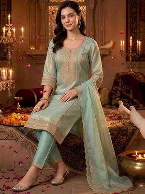 women ethnic motifs embroidered regular kurta with trousers & with dupatta 5