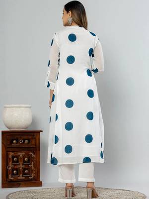 women printed regular cotton kurta with trousers & with dupatta 4