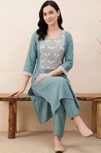 women ethnic motifs embroidered regular thread work kurta with trousers