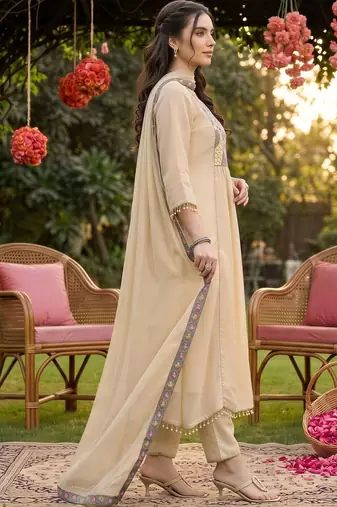 women floral embroidered empire thread work kurta with trousers & with dupatta