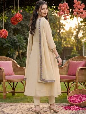 women floral embroidered empire thread work kurta with trousers & with dupatta 4