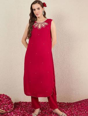 women embroidered regular thread work kurta with trousers 1