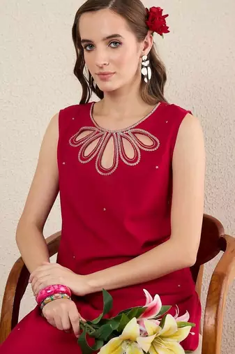 women embroidered regular thread work kurta with trousers