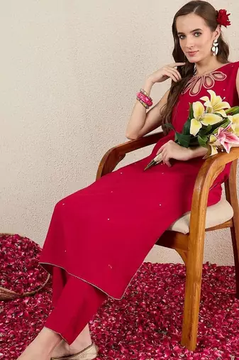 women embroidered regular thread work kurta with trousers