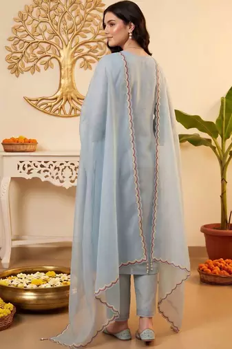 women ethnic motifs embroidered regular kurta with trousers & with dupatta
