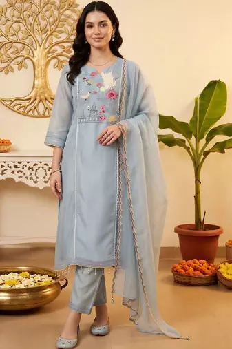 women ethnic motifs embroidered regular kurta with trousers & with dupatta