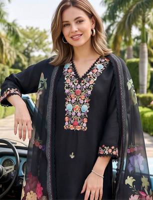 women floral embroidered regular thread work kurta with trousers & with dupatta 2