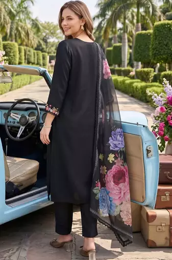 women floral embroidered regular thread work kurta with trousers & with dupatta
