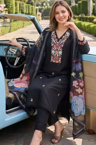 women floral embroidered regular thread work kurta with trousers & with dupatta