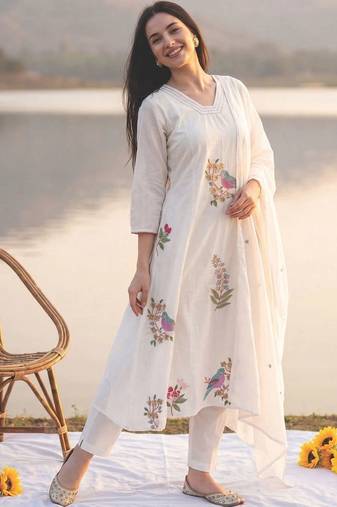 women ethnic motifs embroidered regular thread work cotton kurta with trousers & with dupatta