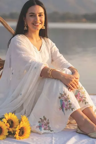 women ethnic motifs embroidered regular thread work cotton kurta with trousers & with dupatta