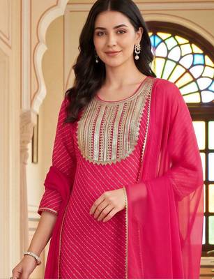 women regular kurta with trousers & with dupatta 2