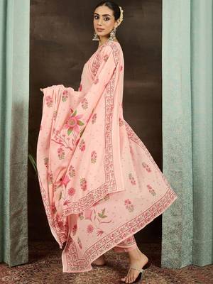 women floral printed regular cotton kurta with trousers & with dupatta 5