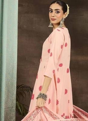 women floral printed regular cotton kurta with trousers & with dupatta 7