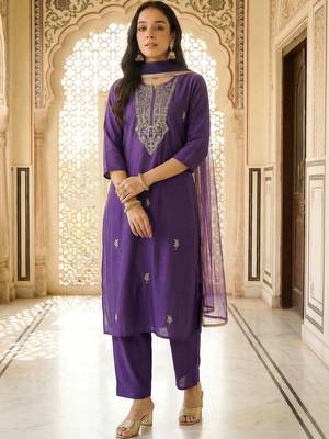 women ethnic motifs embroidered regular thread work kurta with trousers & with dupatta 2