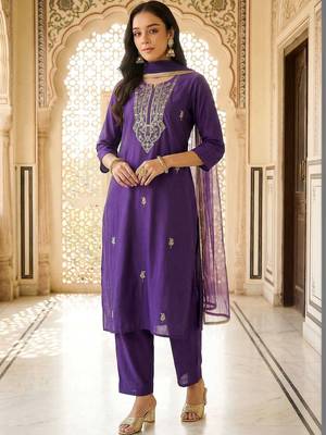 women ethnic motifs embroidered regular thread work kurta with trousers & with dupatta 3