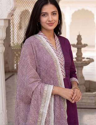women regular cotton kurta with trousers & with dupatta 2