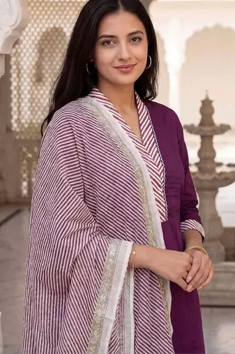 women regular cotton kurta with trousers & with dupatta