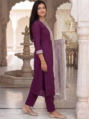 women regular cotton kurta with trousers & with dupatta 3