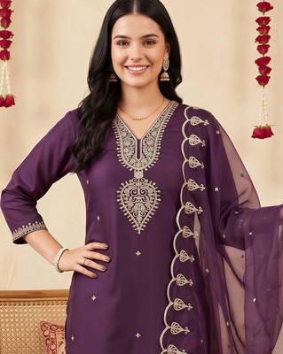 women ethnic motifs embroidered regular thread work kurta with trousers & with dupatta 2