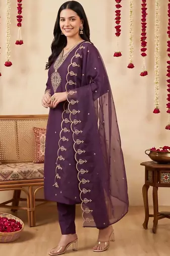 women ethnic motifs embroidered regular thread work kurta with trousers & with dupatta