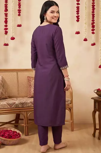 women ethnic motifs embroidered regular thread work kurta with trousers & with dupatta