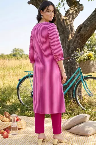women printed regular cotton kurta with trousers