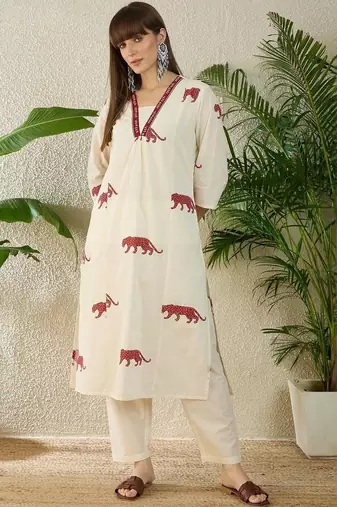 women animal printed regular thread work cotton kurta with trousers
