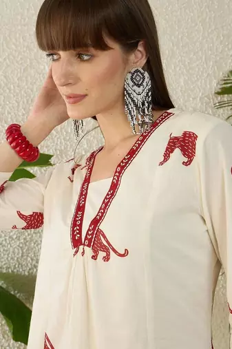 women animal printed regular thread work cotton kurta with trousers