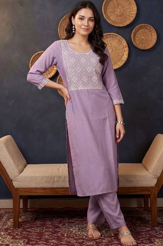women ethnic motifs embroidered regular thread work kurta with trousers