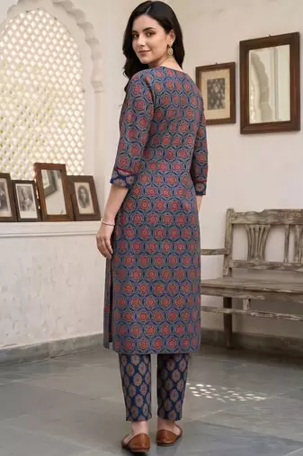 women ethnic motifs printed regular cotton kurta with trousers & with dupatta