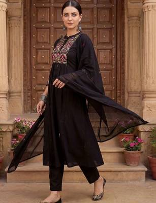 women ethnic motifs embroidered empire thread work cotton kurta with trousers & with dupatta 2
