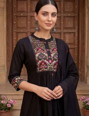 women ethnic motifs embroidered empire thread work cotton kurta with trousers & with dupatta 6