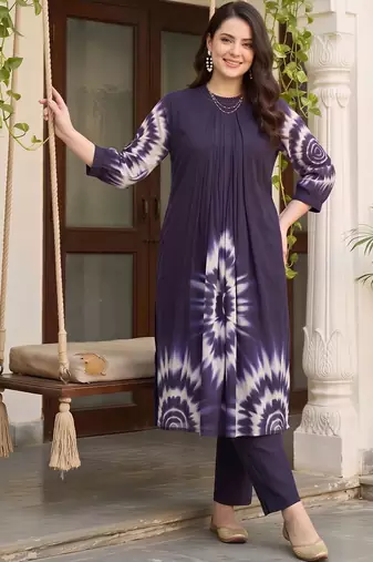 women dyed regular cotton kurta with trousers